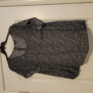 Torrid Size 4 Blouse w/ Button Up Back